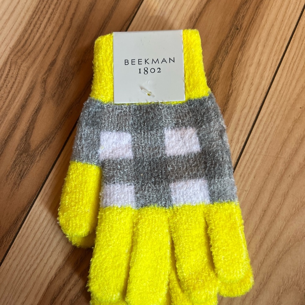 Beekman 1802 Vibrant Yellow and Gray Checkered Gloves